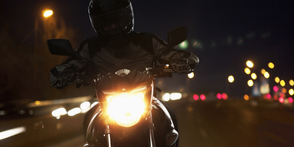 Motorrijden Donker